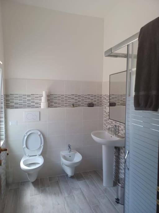 Mondo House Fiumicino Eksteriør billede
